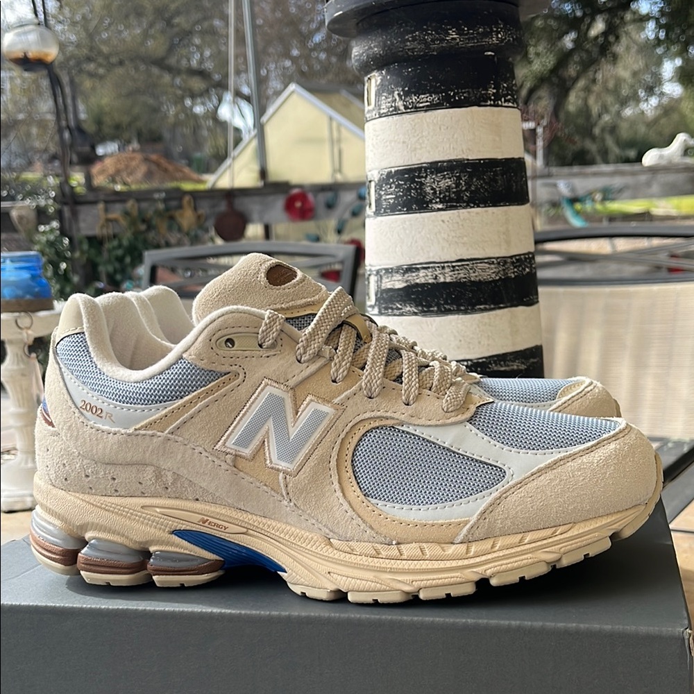 New Balance Beige and Gray Sneakers BNWB